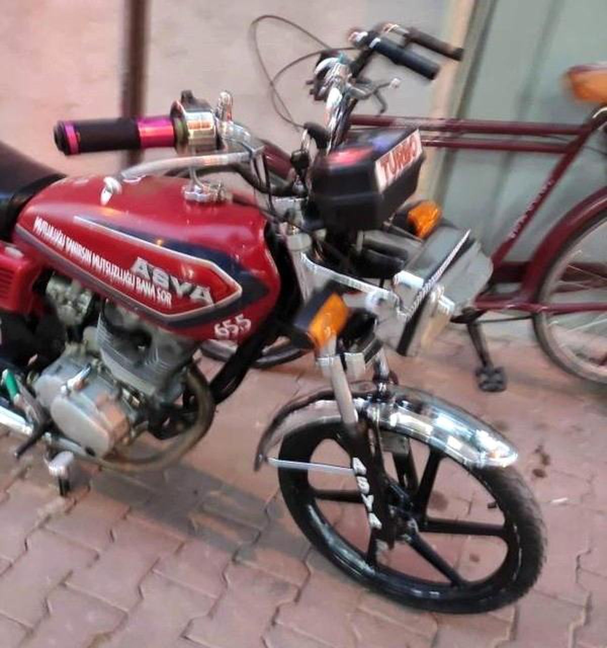 Park halindeki motosiklet çalındı
