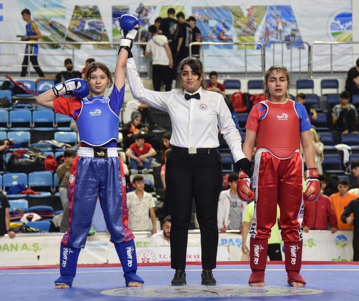 Sakarya\'da Okullar Arası Wushu Sanda Türkiye Şampiyonası düzenlendi