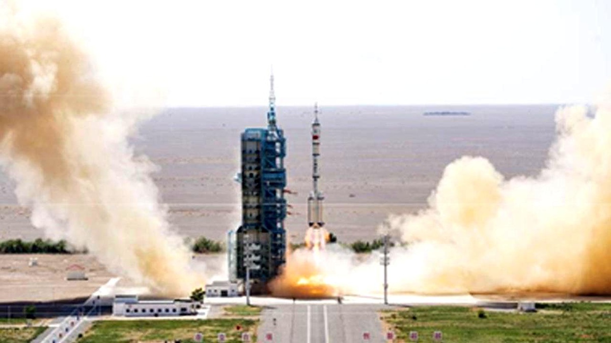 Shenzhou-14 Mürettebatlı Uzay Aracı Fırlatıldı