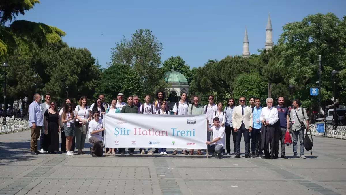 "Şiir Hatları Treni" yerli ve yabancı şairlerin katılımıyla İstanbul\'da başladı