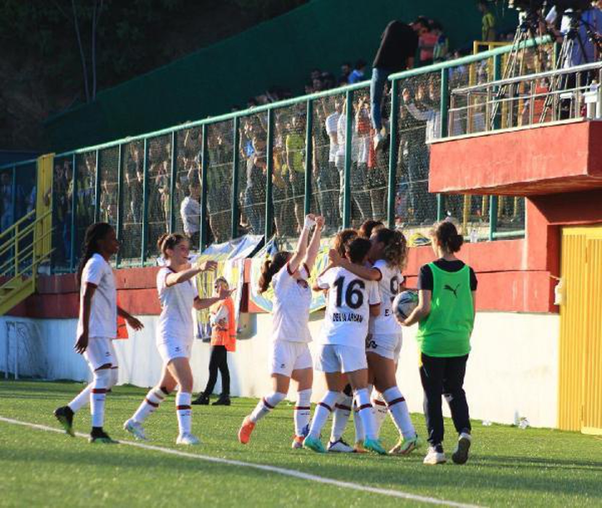 Turkcell Kadın Futbol Süper Ligi\'nde finalin adı: ALG Spor - Fatih Karagümrük