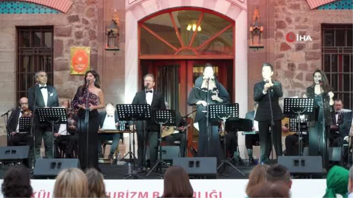 Ankara Devlet Klasik Türk Müziği Korosu, Cumhuriyet Müzesi\'nde konser verdi