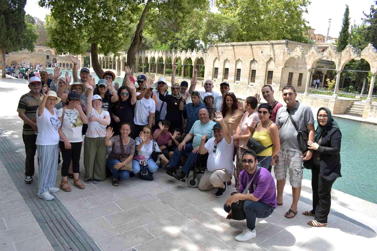 Başkan Çalkaya: "Engelleri sevgiyle aşıyoruz"