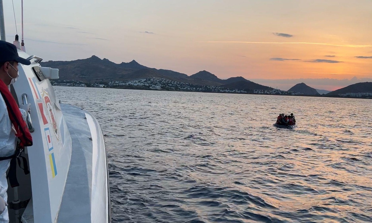 Bodrum açıklarında 30 düzensiz göçmen yakalandı