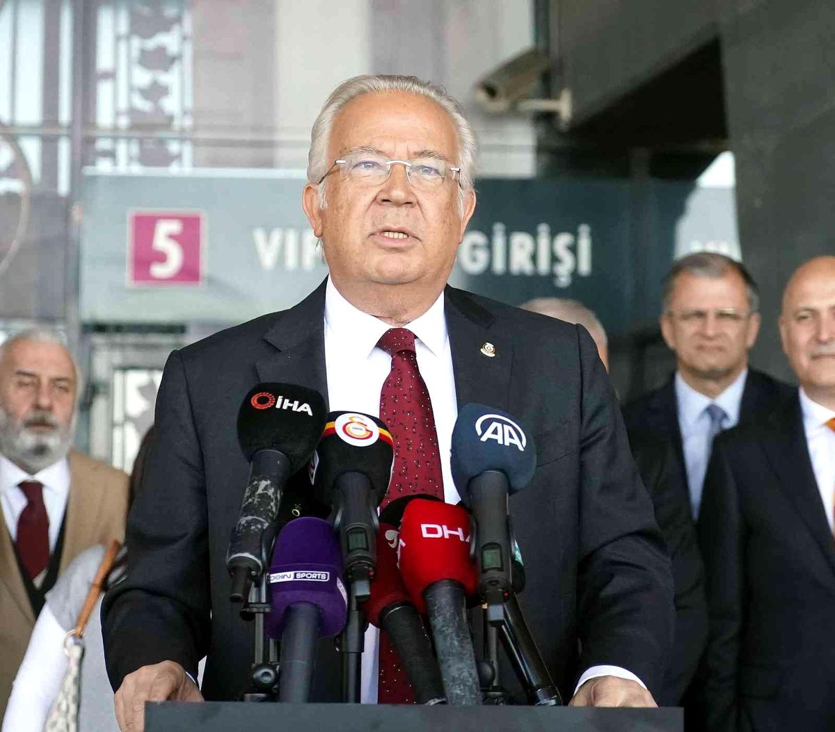 Eşref Hamamcıoğlu: "Domenec Torrent ile devam etmeyeceğiz"