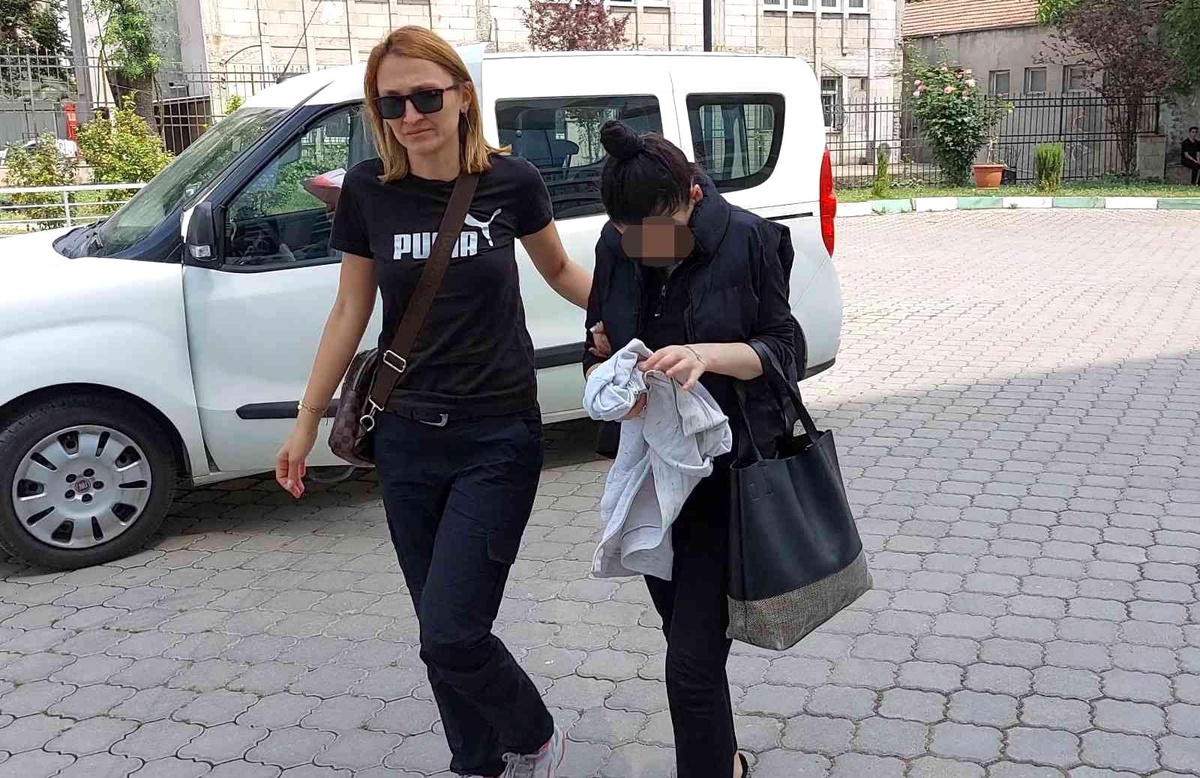 Genç kadın uyuşturucu ticaretinden gözaltına alındı