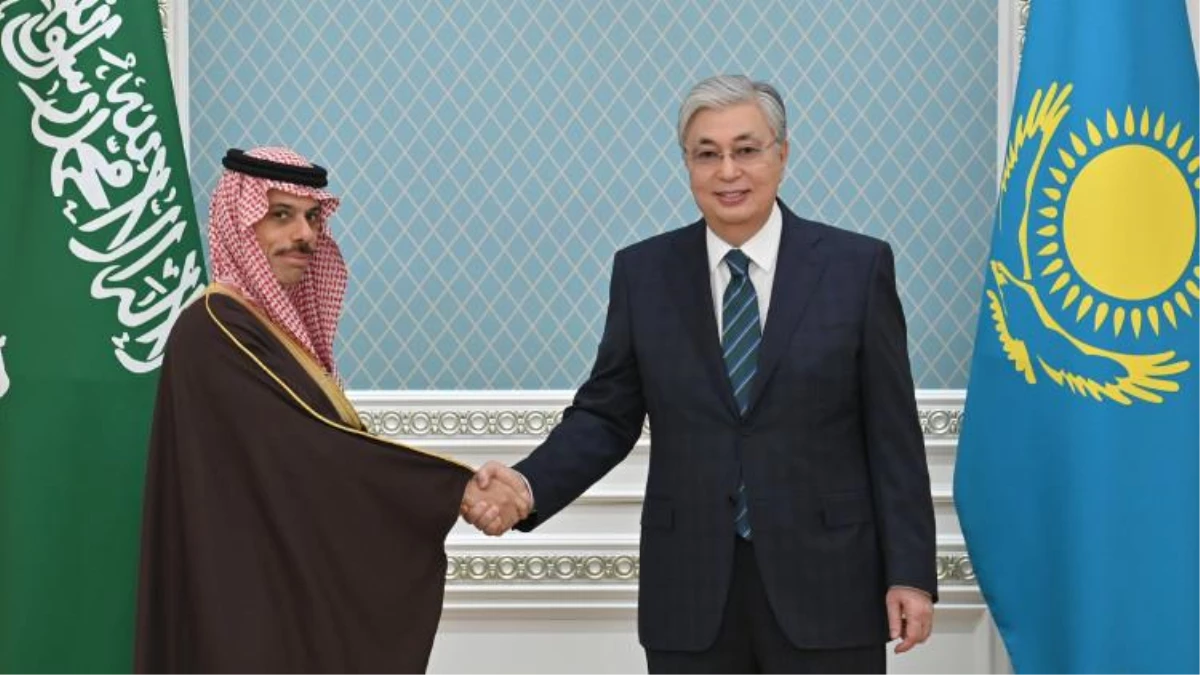 Kazakistan Cumhurbaşkanı Tokayev, Suudi Arabistan Dışişleri Bakanı Ferhan\'ı kabul etti
