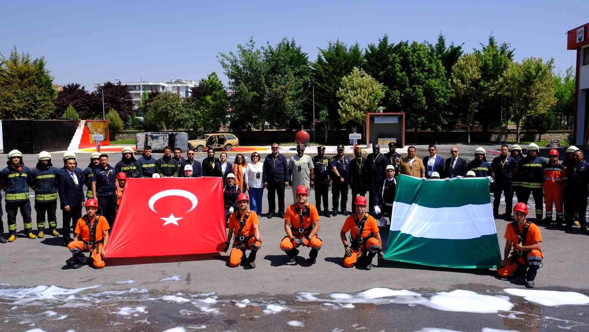 Konya itfaiyesi, Nijeryalı itfaiyecilere eğitim veriyor