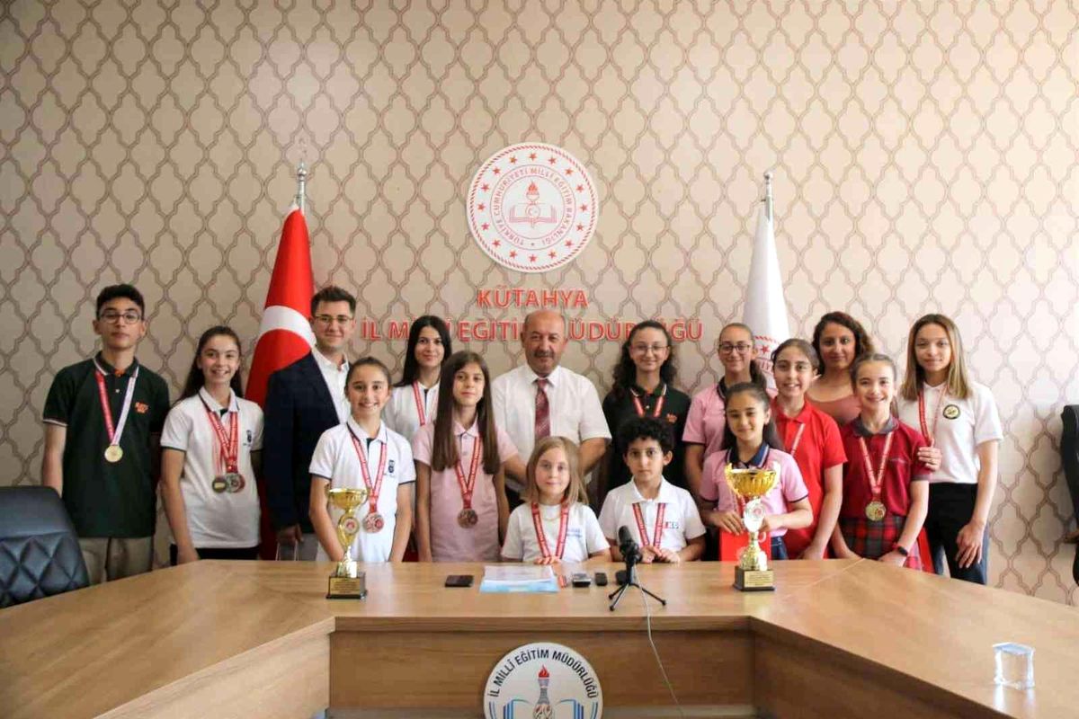 Müdür Başyiğit, dereceye giren Karate-Do öğrencilerini kabul etti