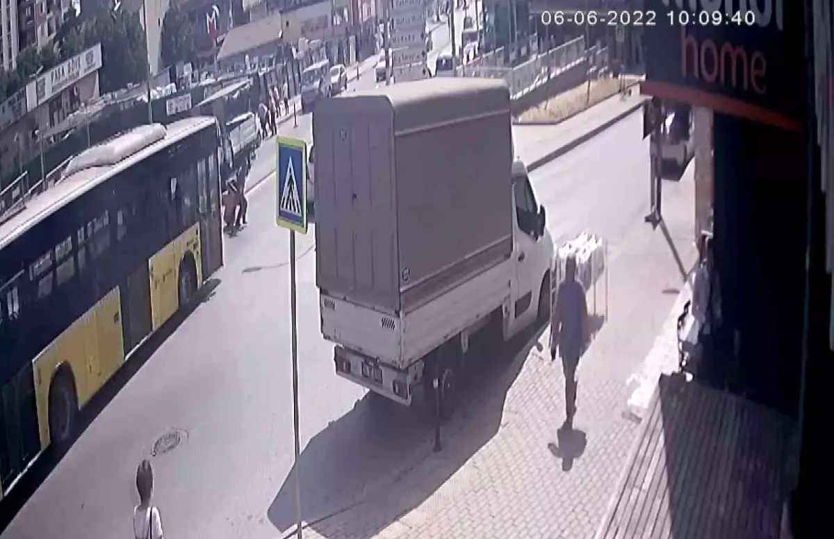 Ümraniye\'de İETT otobüsünün çarptığı temizlik işçisi hayatını kaybetti