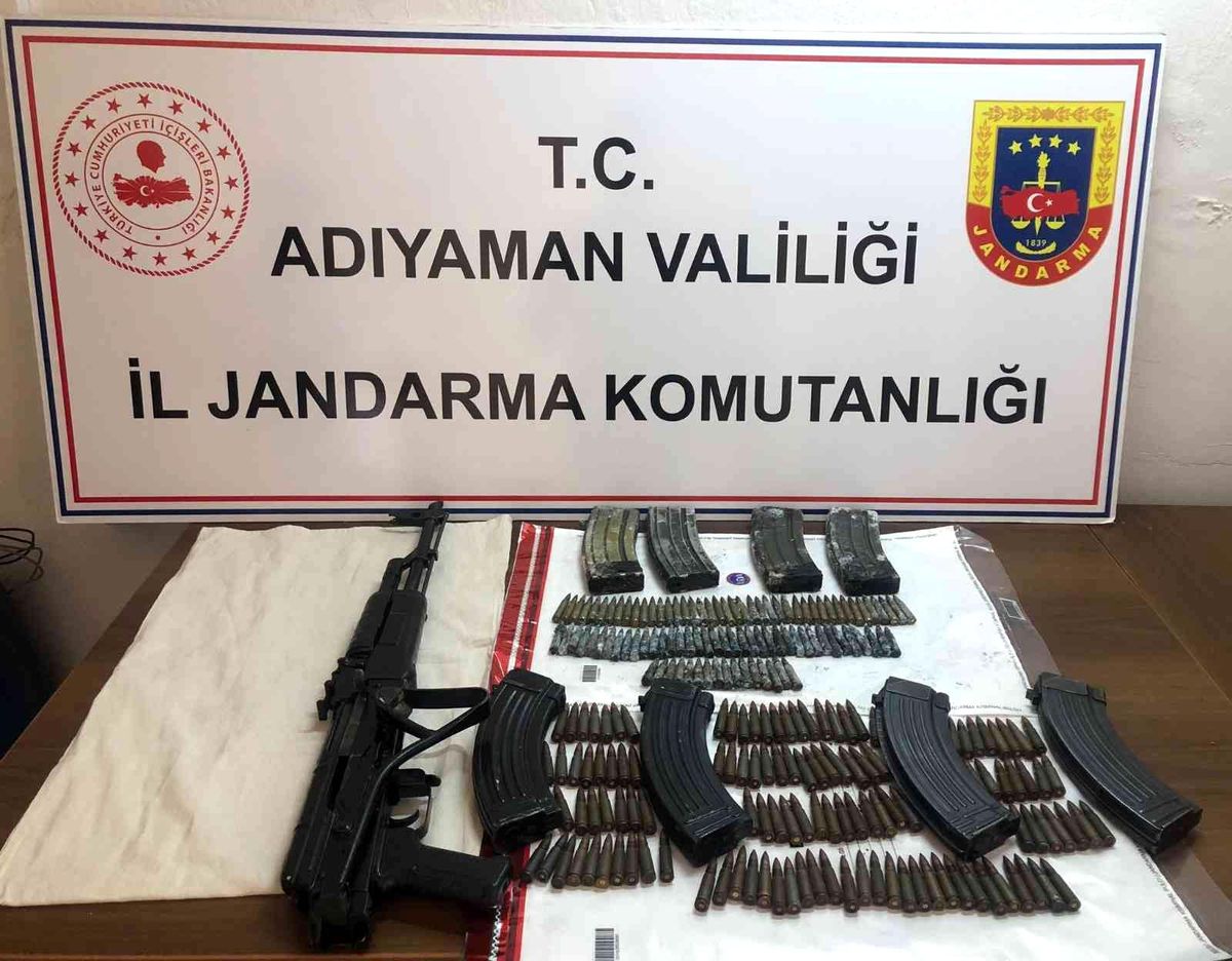 Adıyaman\'da terör örgütüne ait silah ve gıda maddeleri ele geçirildi