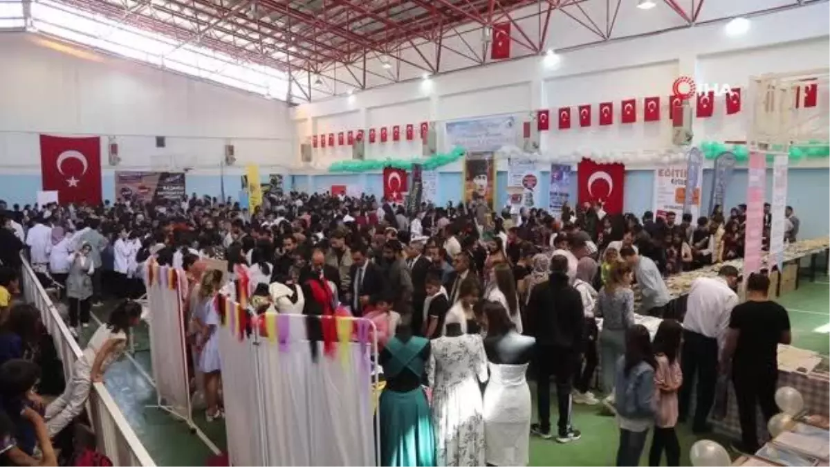 Başkale, tarihinde ilk kez kitap fuarına ev sahipliği yaptı