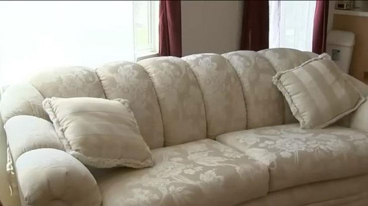 Bedava aldığı koltuktan 600 bin lira para çıktı! Paraları görünce ilk işi bakın ne oldu