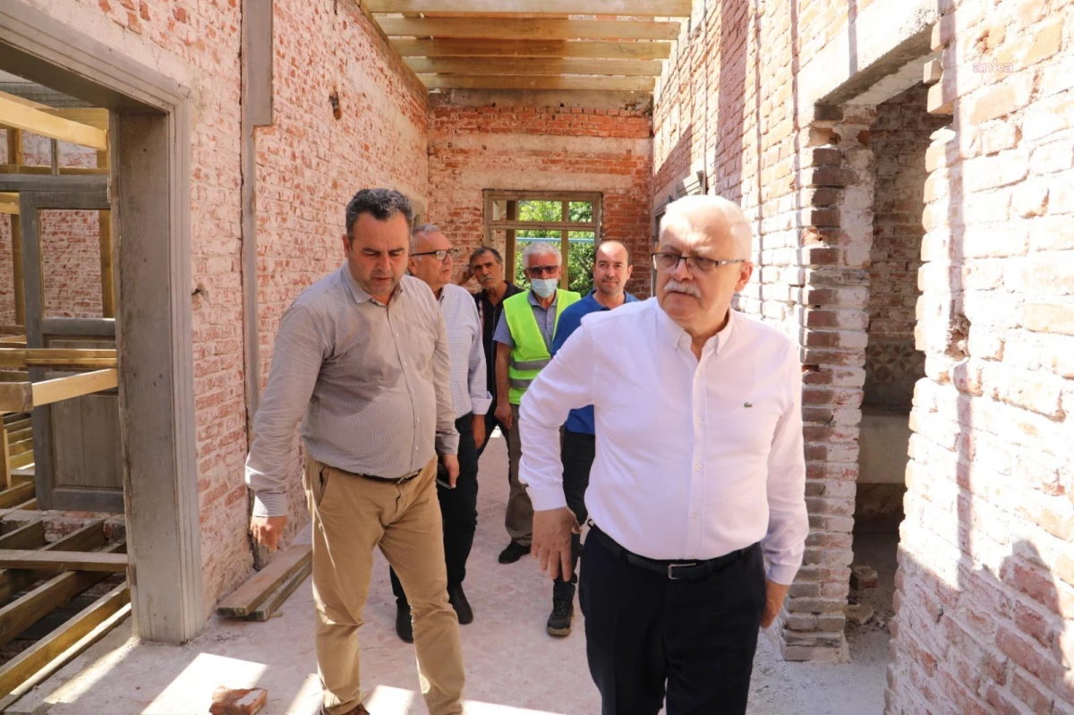 Burhaniye Belediyesi, Pazarbaşı Konağı\'nı Restore Ediyor
