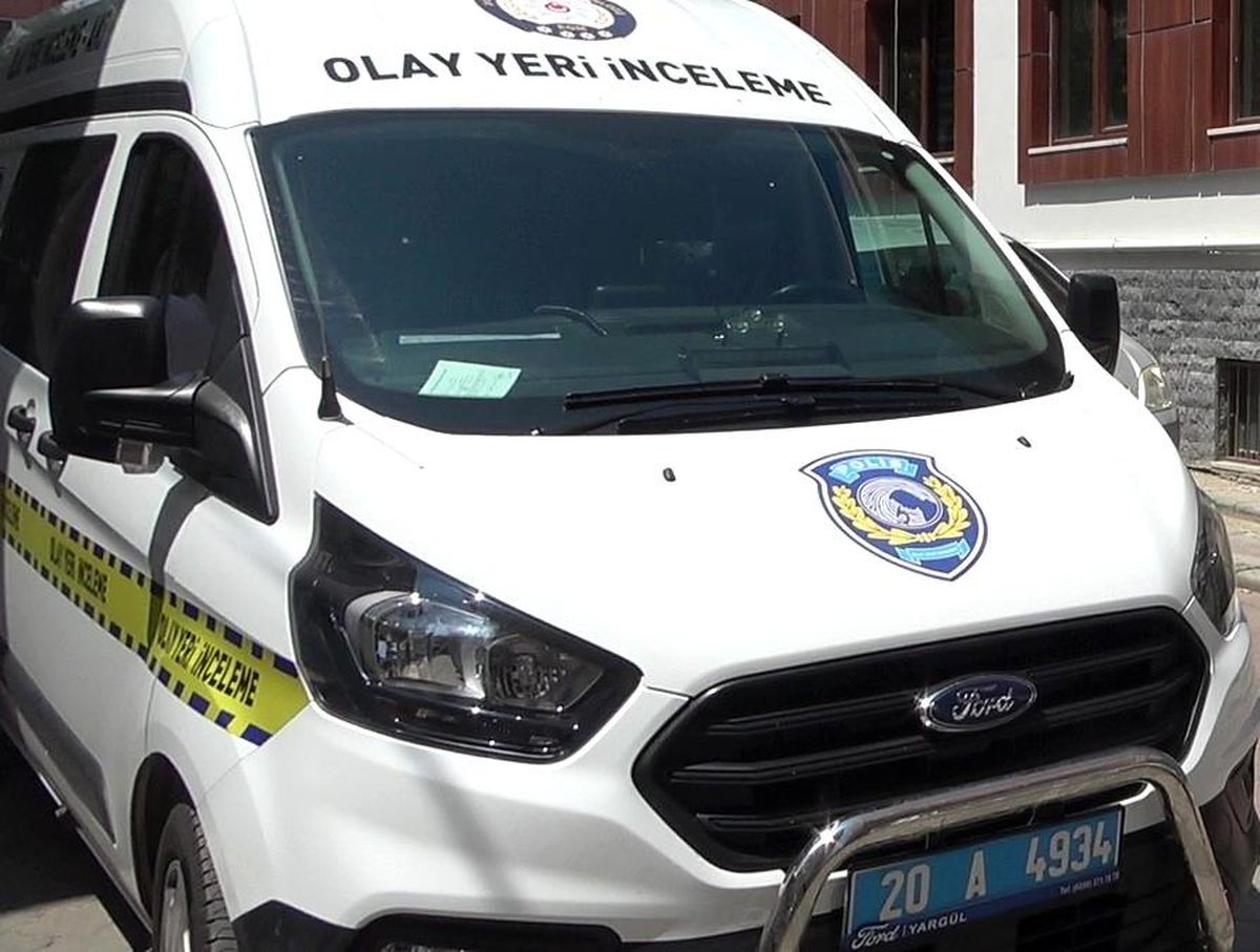 Çatıdan düşen işçi kurtarılamadı