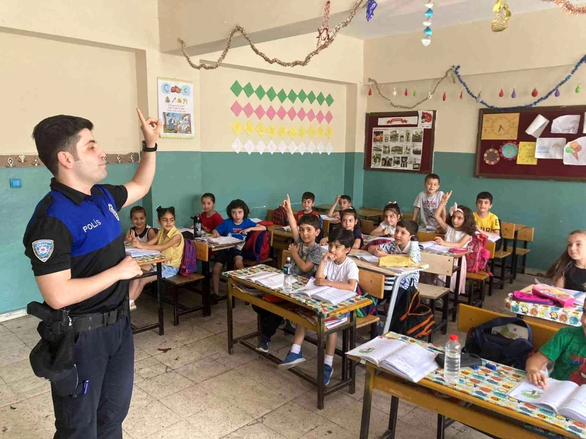 Cizre polisi boğulma olaylarına karşı öğrencileri bilgilendirdi