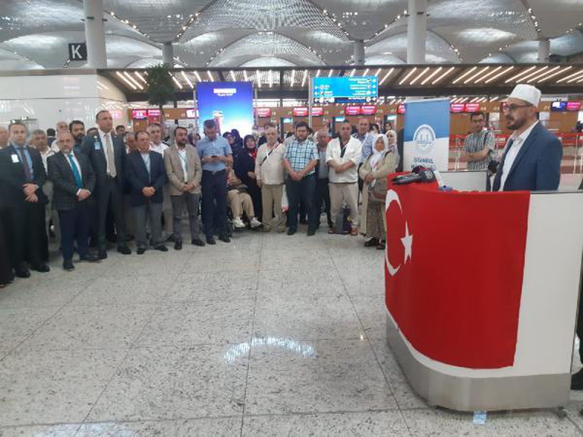 İstanbul Havalimanı\'ndan pandemi sonrası ilk hac kafilesi dualarla uğurlandı
