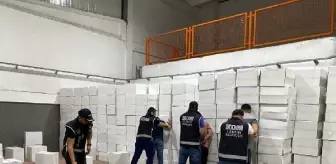 İzmir'de depoya baskın: 37 milyon 370 bin makaron ele geçirildi