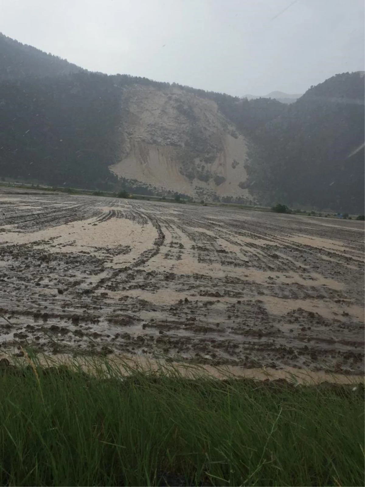 Konya\'da ekili alanlar sular altında kaldı