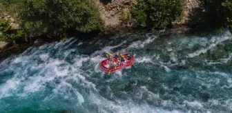 Köprülü Kanyon'da günde 3 bin bot suya iniyor