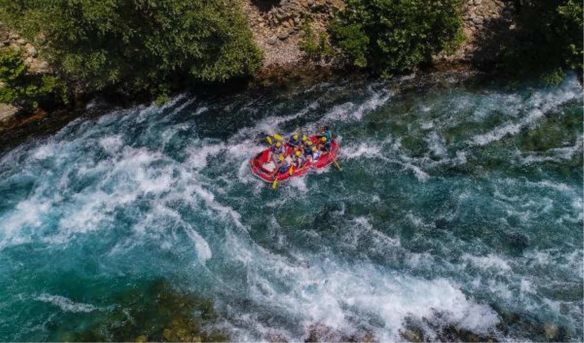 Köprülü Kanyon\'da günde 3 bin bot suya iniyor