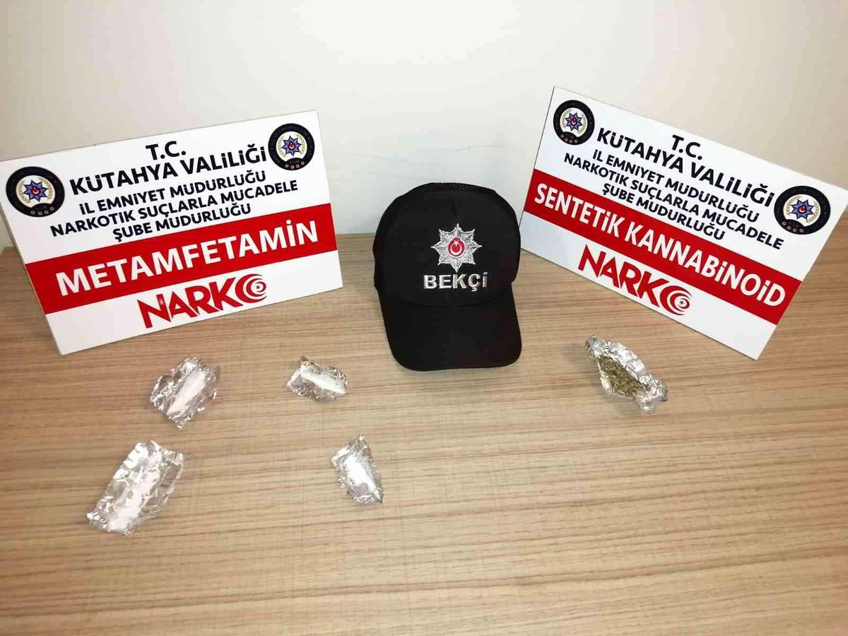 Kütahya\'da bir kişinin üzerinde uyuşturucu ele geçirildi