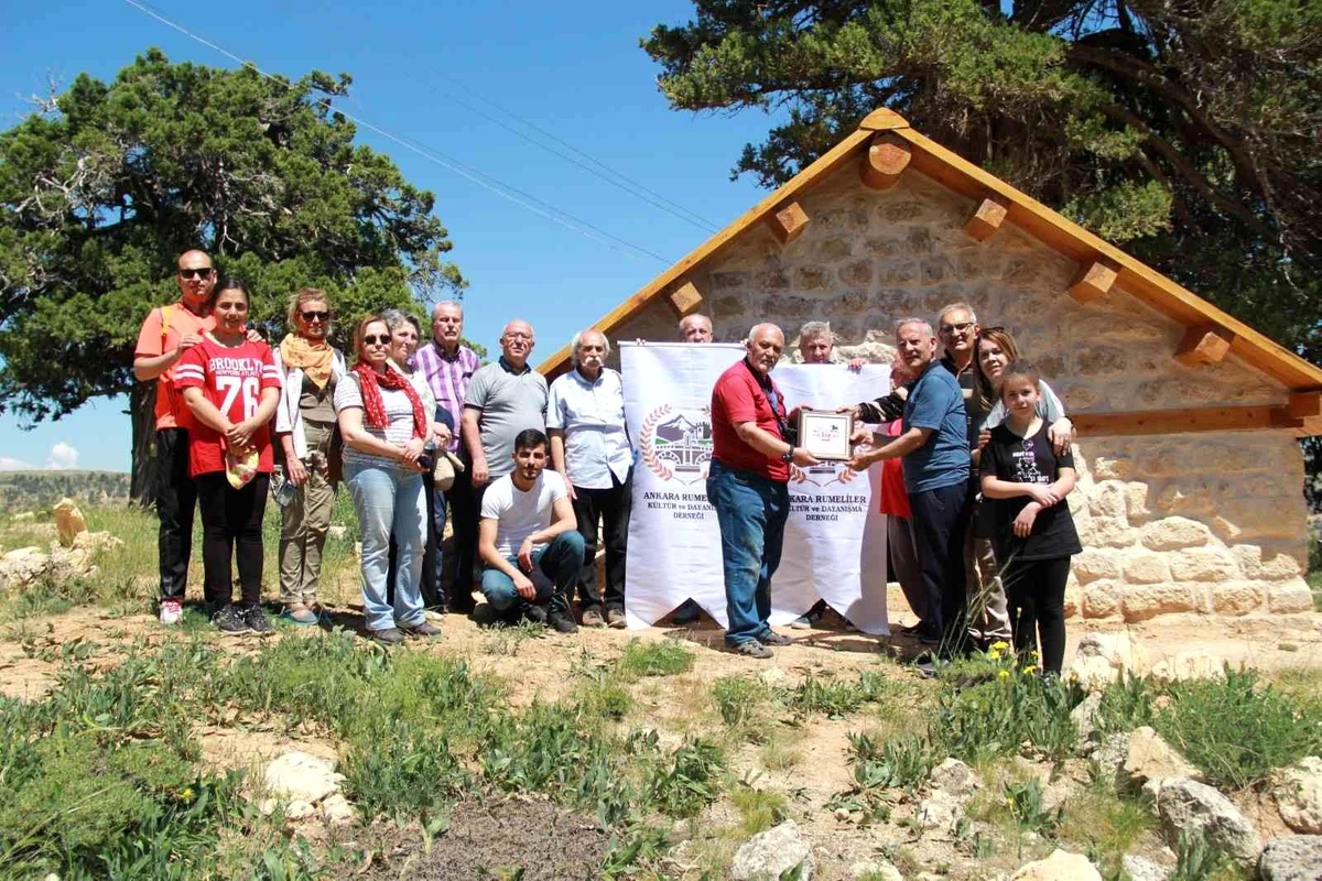 Makedonya\'dan gelen Karamanlılar ata topraklarını gezdi