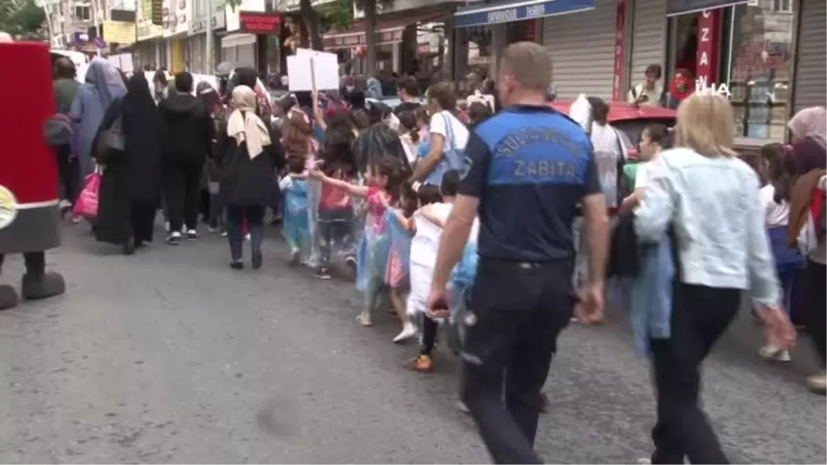 Sultangazi Belediyesi 'Çevre' için gençlerle birlikte yürüdü