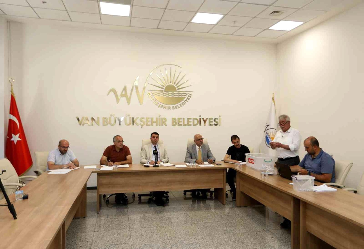 Van Büyükşehir\'in alacağı 90 mevsimlik işçinin kurası çekildi