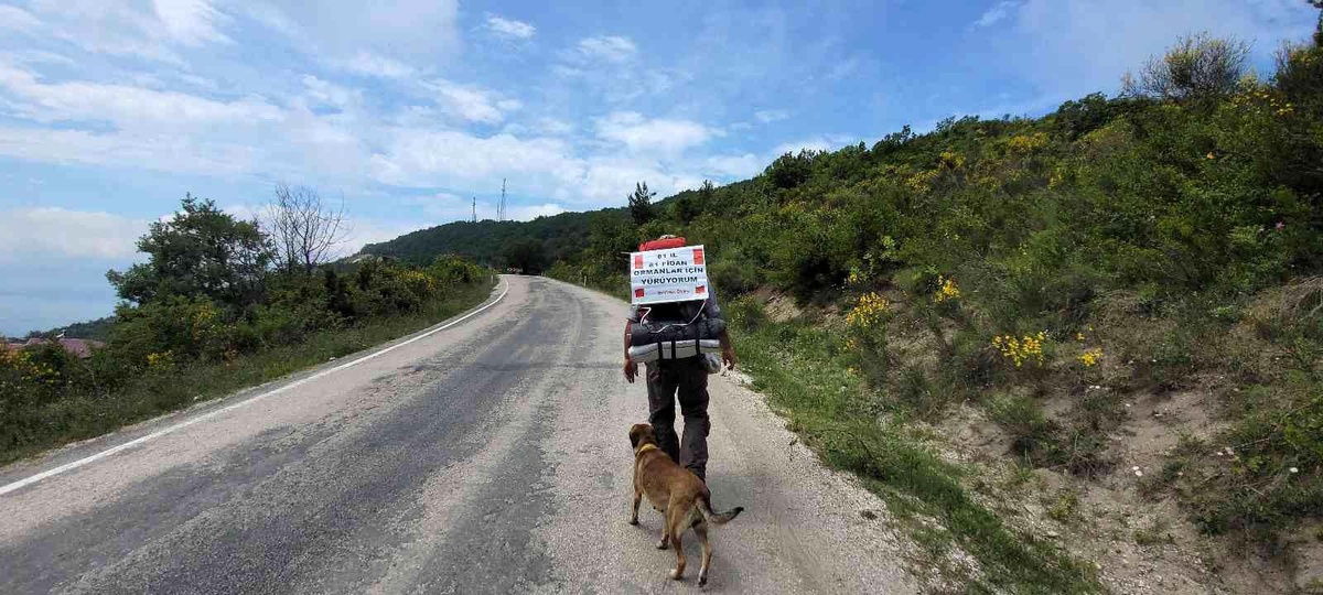 Yoldaş isimli köpeğiyle 81 ili ziyaret edip, her ile bir fidan dikiyor