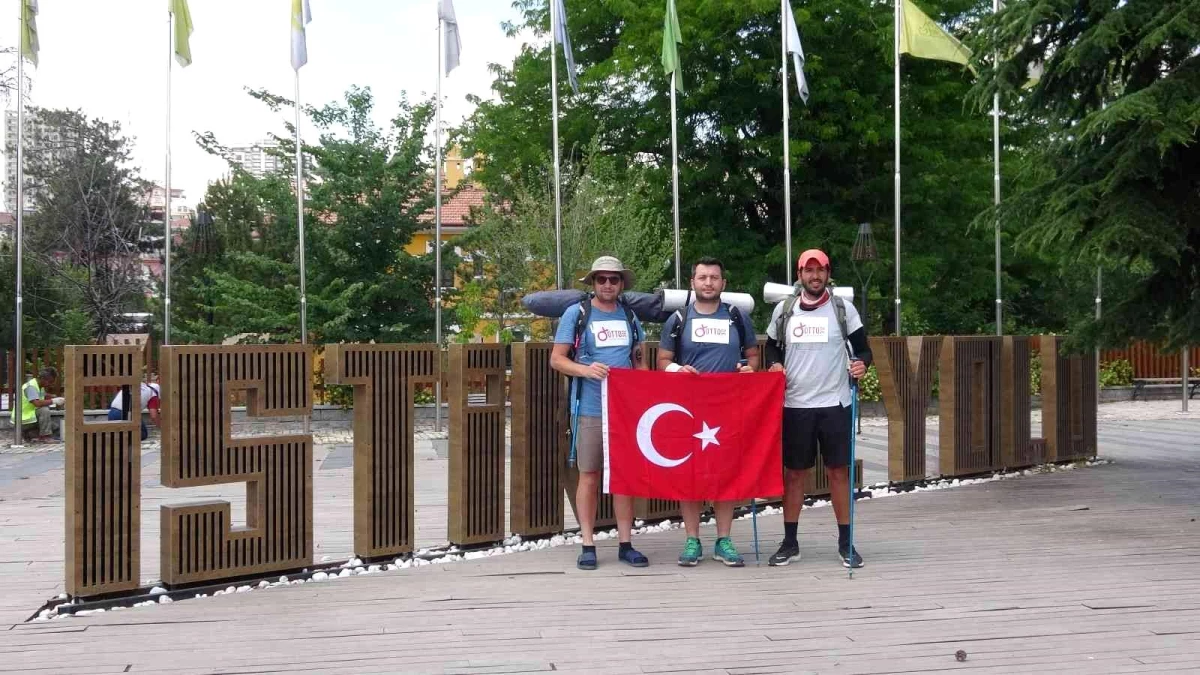 İstiklal Yolu\'nda İnebolu\'dan Ankara\'ya yürüyen ekip Çankırı\'ya ulaştı