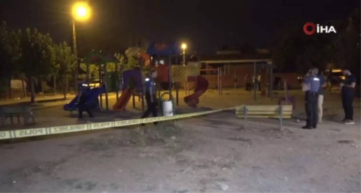 Adana\'da çocuk parkında silahlı kavga: 1 ölü