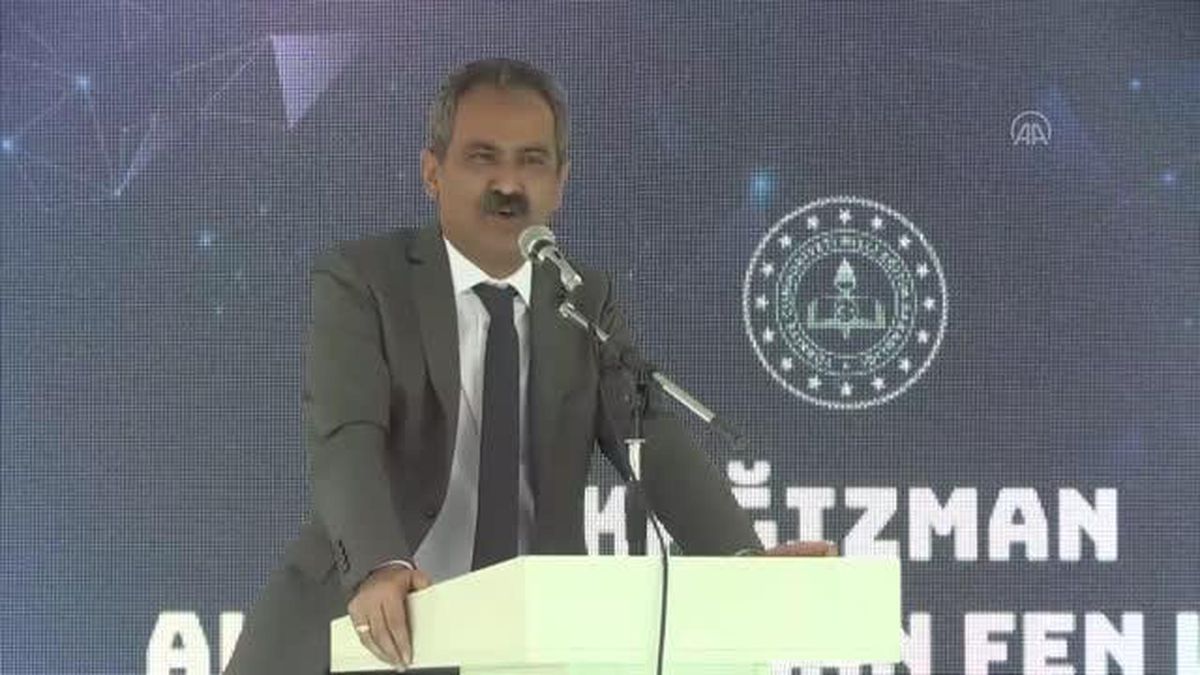 Milli Eğitim Bakanı Özer, Antalya'da Kur'an-ı Kerim'e yapılan saygısızlığı kınadı Açıklaması