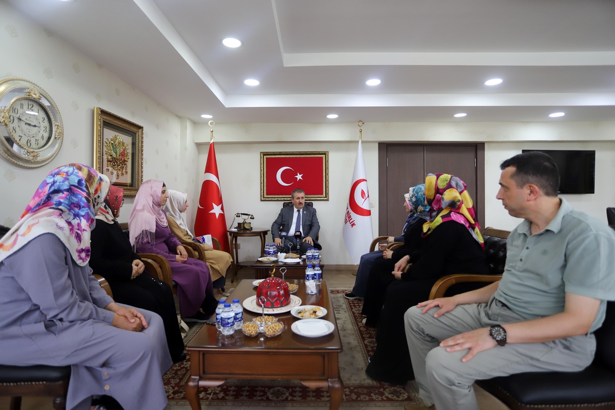 BBP Genel Başkanı Destici, fahri Kur\'an kursu yöneticileriyle görüştü Açıklaması