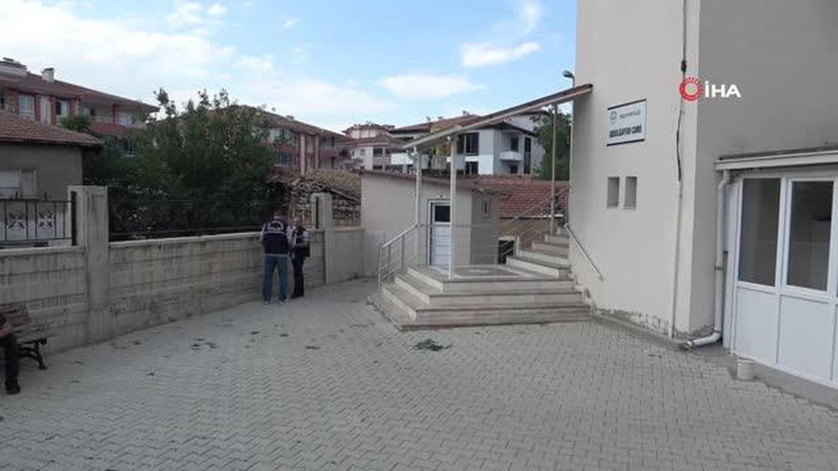 Bir şahıs cami tuvaletinde ölü bulundu