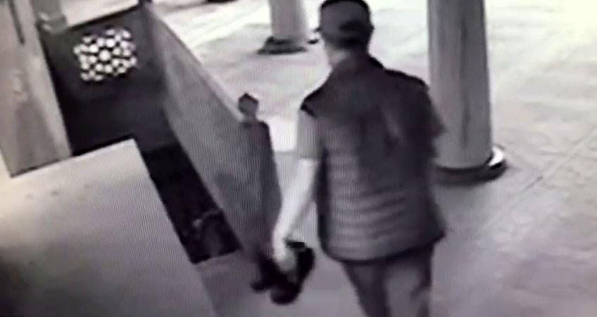 Camide yaşanan ayakkabı hırsızlığı kamerada