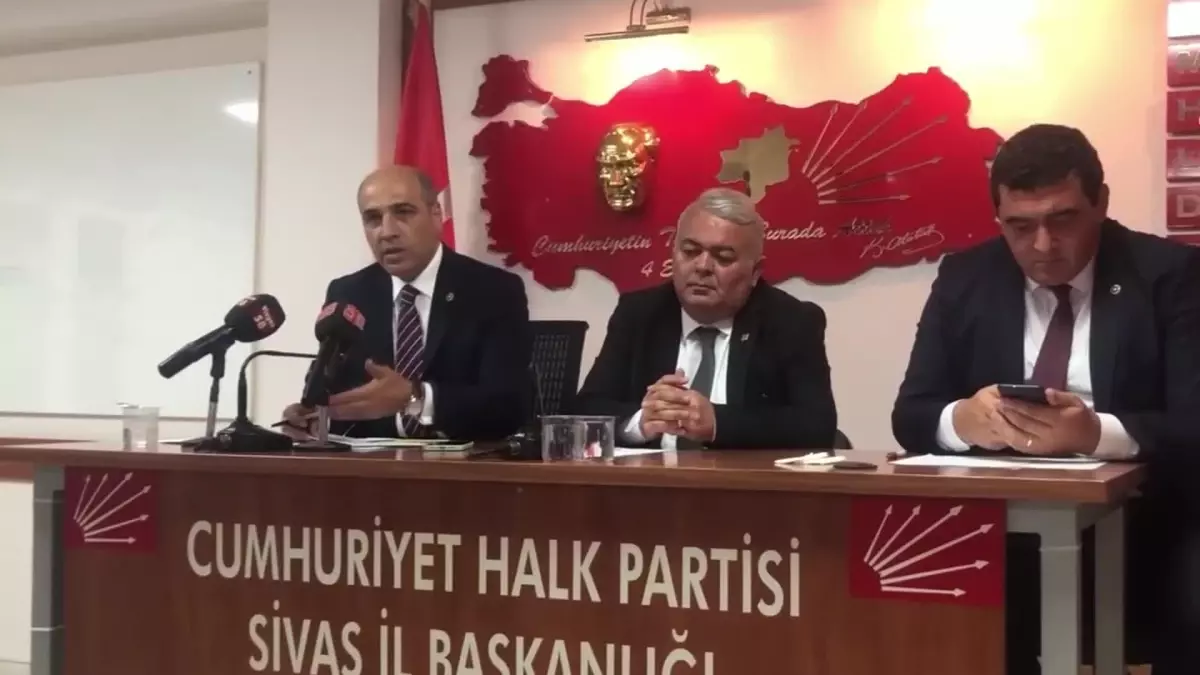 CHP\'li Şahin: "Aralık Ayında Özlük Haklarıyla Alakalı Bir Yasa Teklifi Geldi. Üç Gün Sonra Geri Çektiler. Özel Hastane Lobileri Bakanlığa Baskı Yaptı"