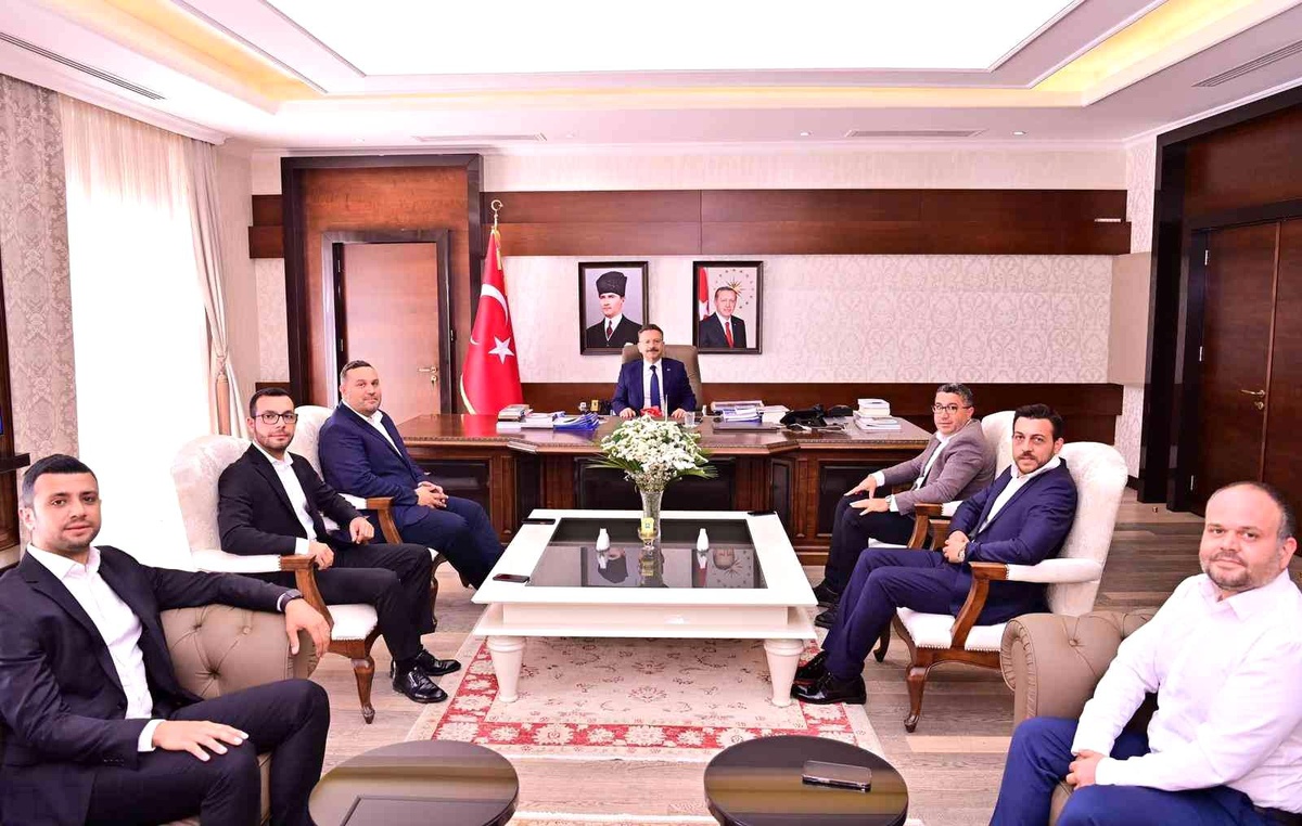 Efeler 09 SKF yönetim kurulu Vali Aksoy ile görüştü
