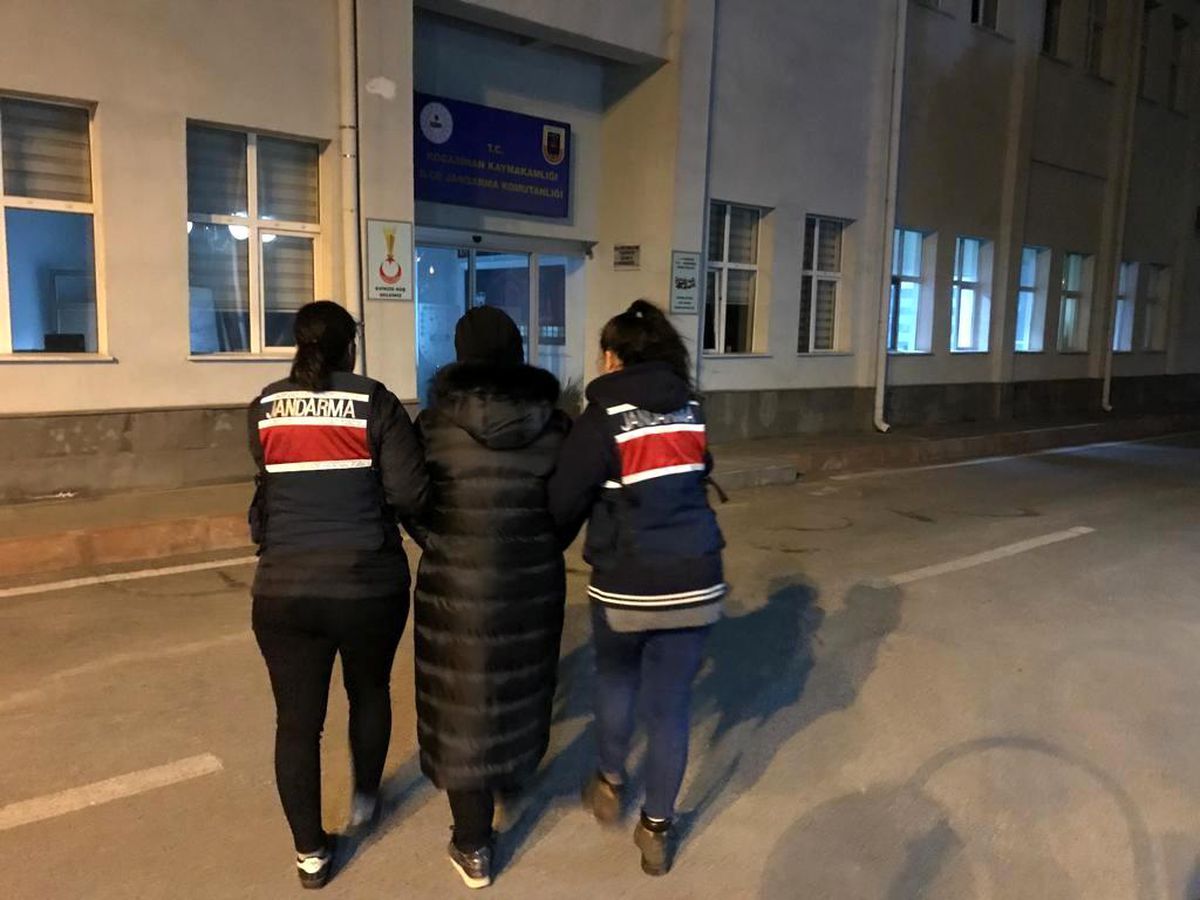 FETÖ\'den aranan kadın yakalandı