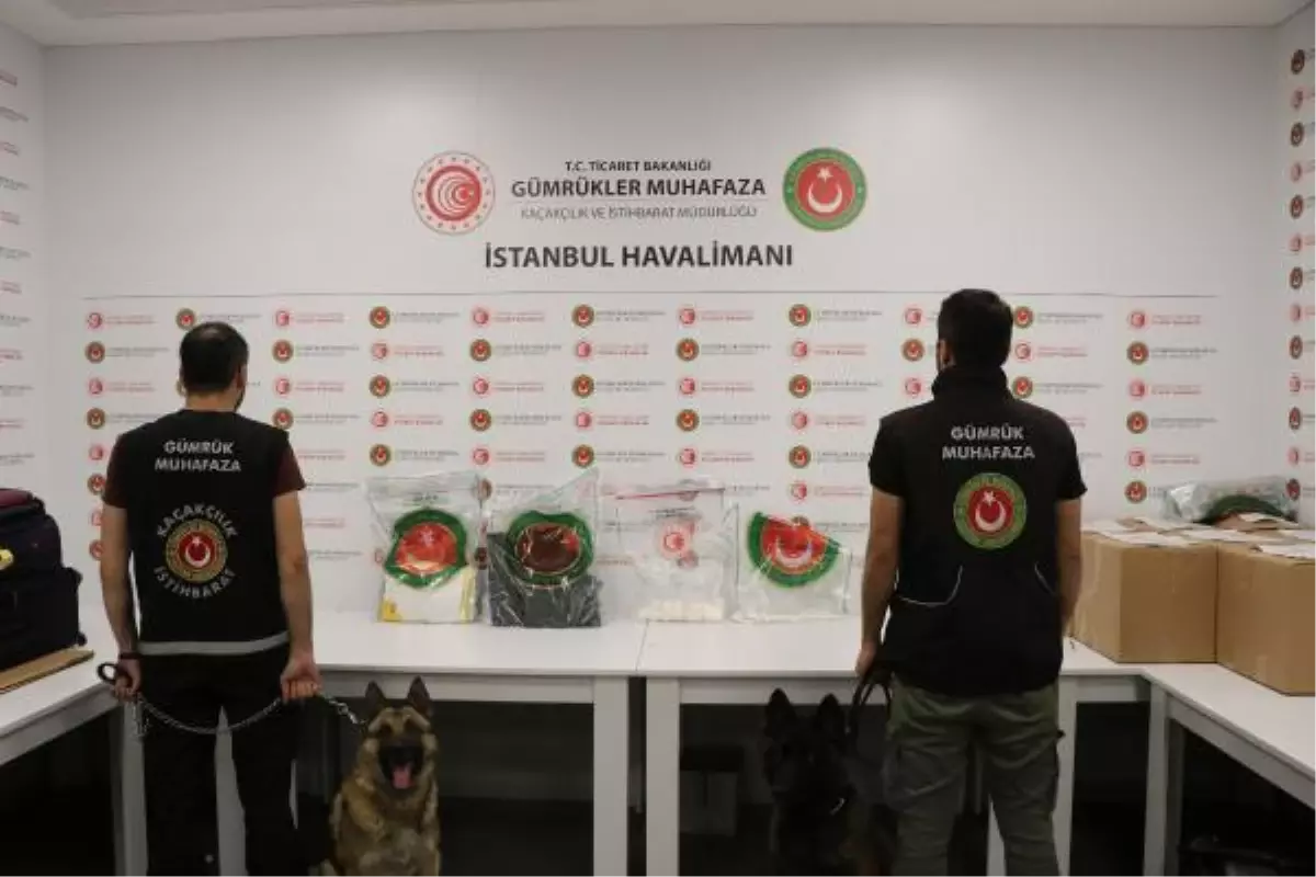 İstanbul Havalimanı\'nda 36 kilogram kokainin yakalandığı operasyonlar kamerada