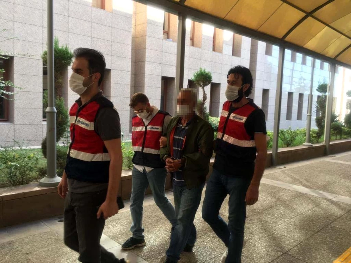 İzmir\'de JASAT ekipleri, firari 12 zanlıyı yakaladı
