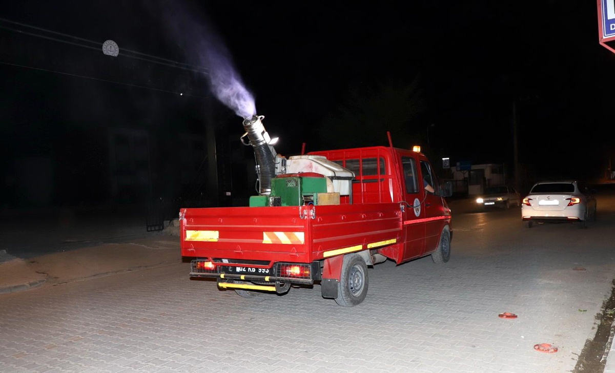 Kahta\'da sıcaklar arttı ilaçlama hızlandı
