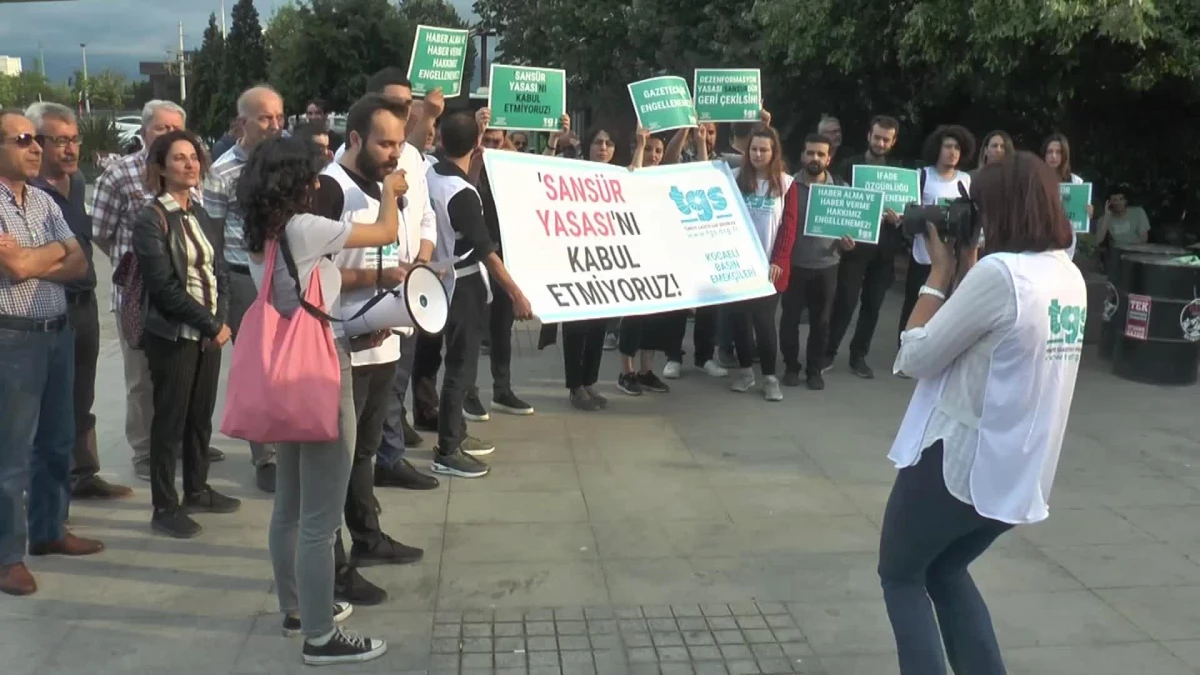 Kocaeli\'de Gazeteciler AKP ve MHP\'nin Basın Kanunu Teklifine Tepki Gösterdi