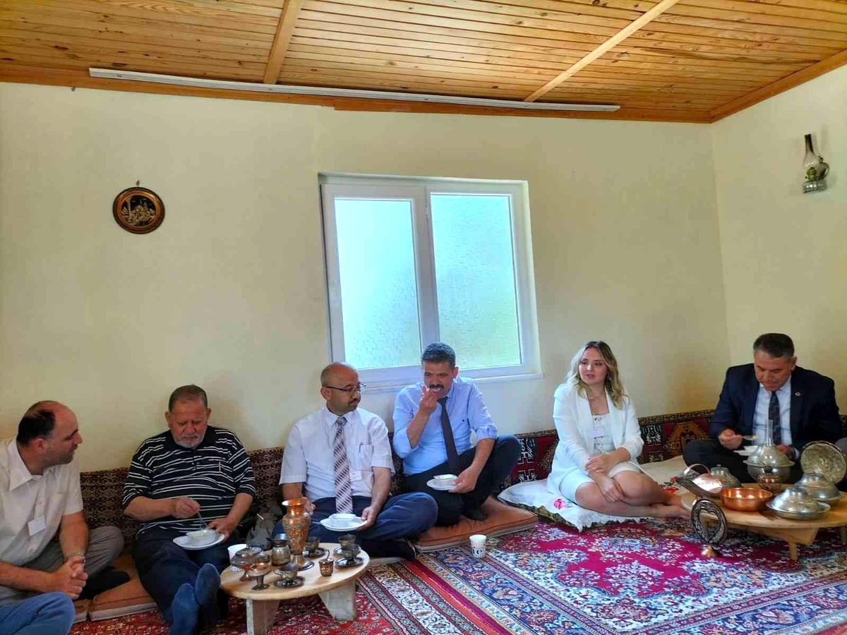 Köyceğiz Zeytinalanı Ortaokulu\'nda, Köy Odası geleneği yaşatılıyor