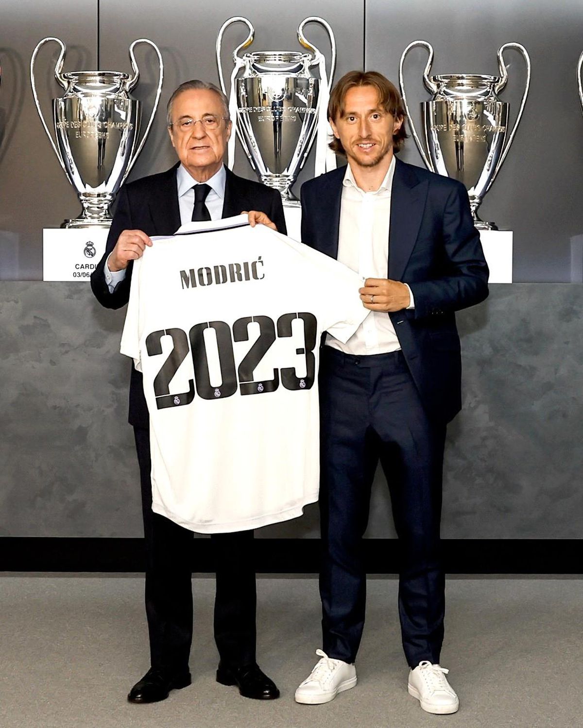 Modric, 1 yıl daha Real Madrid\'de