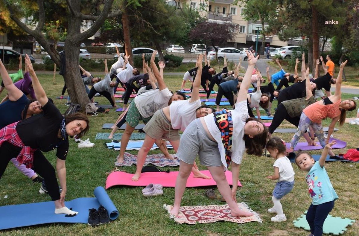 Nilüfer Belediyesi\'nden Ücretsiz Yoga Eğitimi