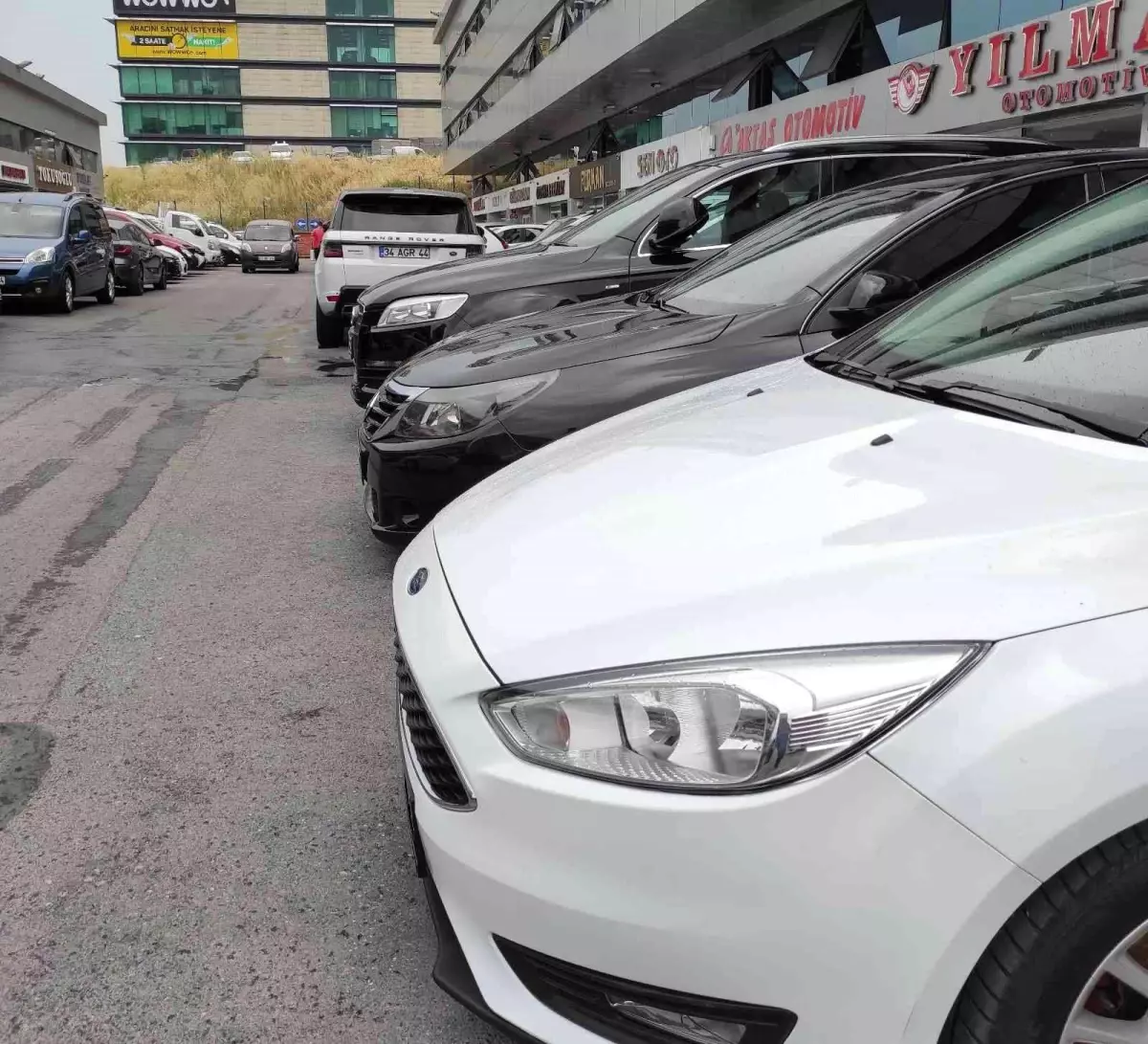 Oto galericiler: 'Sıfır araçlara haftalık zam geliyor'