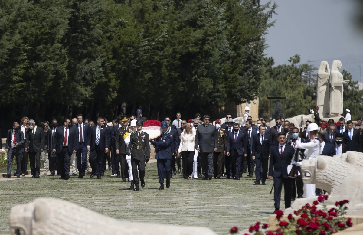 Venezuela Devlet Başkanı Maduro, Anıtkabir\'i ziyaret etti