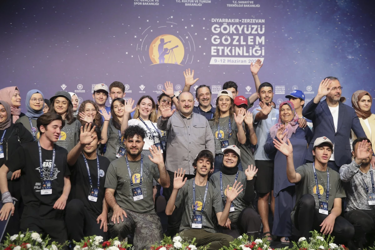 DİYARBAKIR - Bakan Varank: "Bizim gençlerimiz evvelallah her şeyi başarır, başarıyor da"