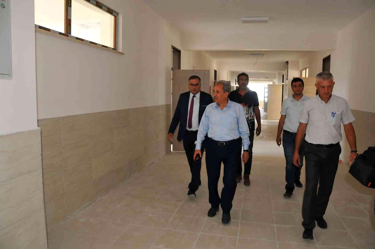 Başkan Akkaya yeni lise binalarında incelemelerde bulundu